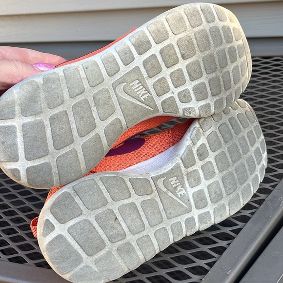 Nike athletic shoes running or other sports size 8 - Picture 4 of 9